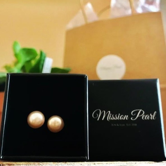 CHRISTMAS gift for her- Genuine pearl earrings with box - Picture 2 of 3